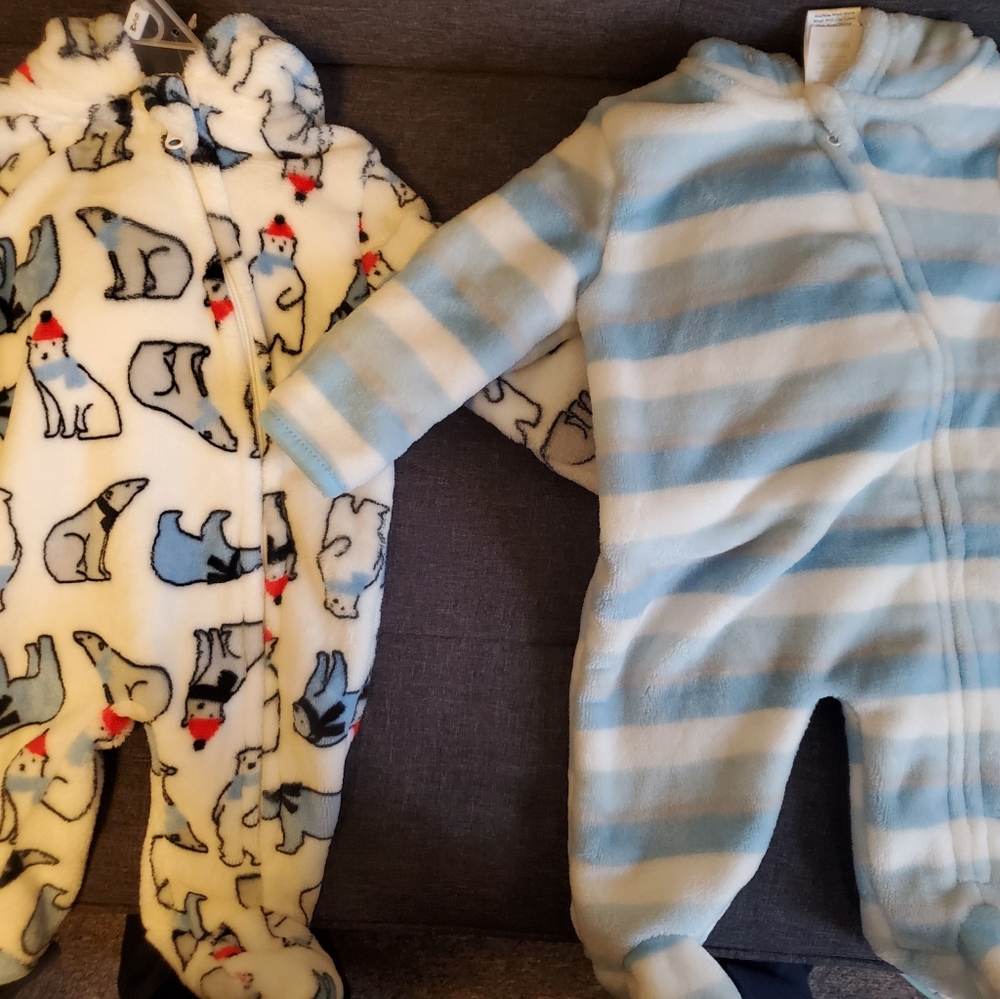 soft&warm zip up hoodie bodysuit/footsie sz0-3m